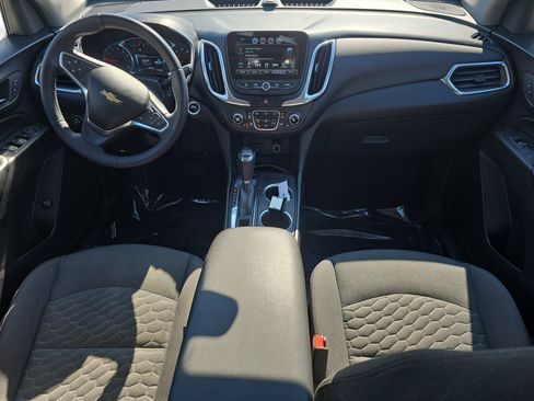 Used 2018 Chevrolet Equinox LT w/ Sun & Infotainment Package image 9