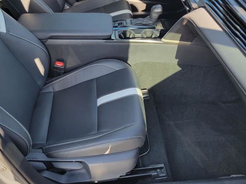 Used 2025 Toyota Camry SE image 34