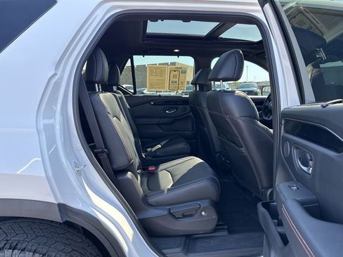 Used 2023 Honda Pilot TrailSport image 41