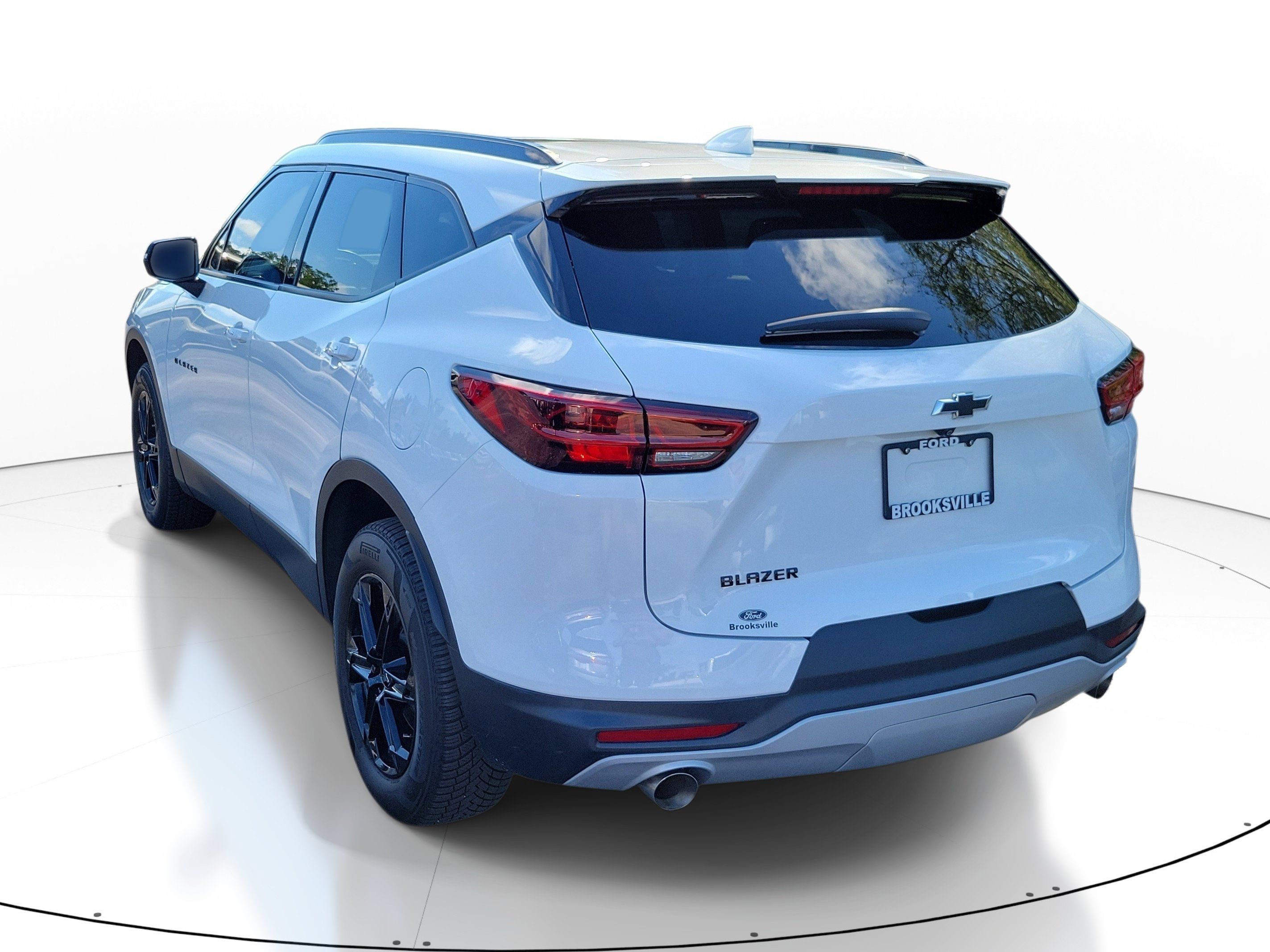 Used 2023 Chevrolet Blazer LT w/ Midnight/Sport Edition FWD image 4