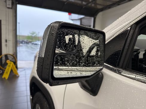 Used 2022 GMC Sierra 1500 SLT w/ X31 Off-Road Package image 14