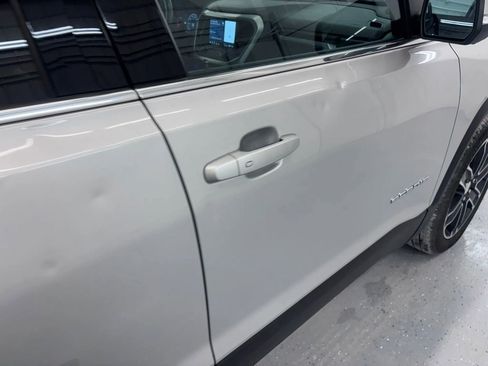 Used 2020 GMC Acadia SLT w/ Driver Alert Package II FWD image 25