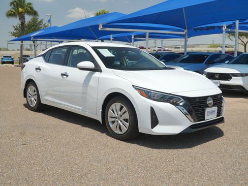 Used 2024 Nissan Sentra S FWD image 3