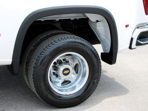 Used 2023 Chevrolet Silverado 3500 High Country image 4