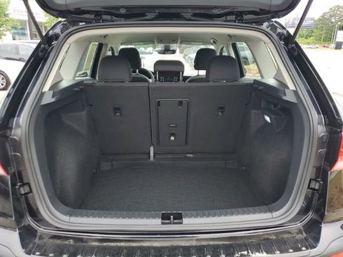 Certified 2024 Volkswagen Taos S FWD image 9