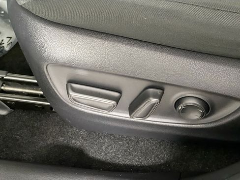 Used 2020 Toyota RAV4 XLE w/ Convenience Package image 16