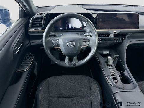 Used 2023 Toyota Crown AWD/4WD image 21