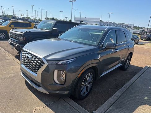 Used 2021 Hyundai Palisade Limited FWD image 2