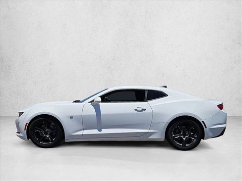 Used 2019 Chevrolet Camaro LT RWD image 8
