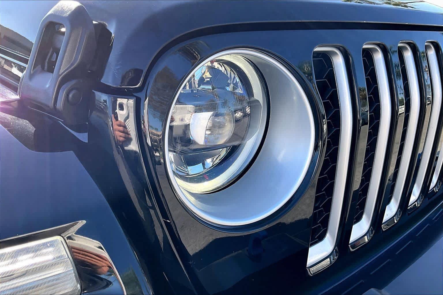 Used 2023 Jeep Wrangler Unlimited Sahara w/ Cold Weather Group AWD/4WD image 26