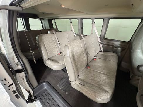 Used 2024 Chevrolet Express 3500 LT w/ LT Preferred Equipment Group RWD image 16