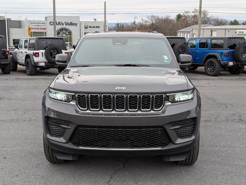 New 2025 Jeep Grand Cherokee Laredo X image 2
