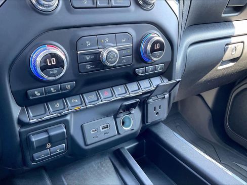 Certified 2022 GMC Sierra 2500 Denali w/ Denali Ultimate Package image 33