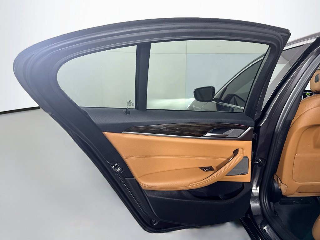 Used 2021 BMW 530i w/ Premium Package RWD image 25