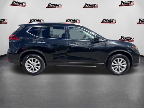 Used 2017 Nissan Rogue SV w/ SV Premium Package AWD/4WD image 4