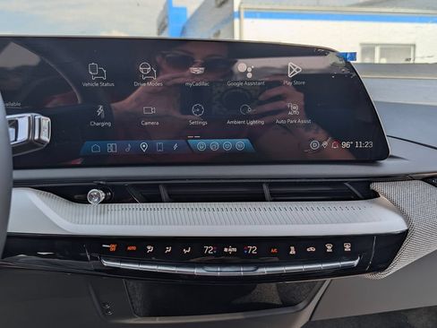Used 2025 Cadillac Optiq Sport 1 w/ LPO, Floor Liner Package AWD/4WD image 13