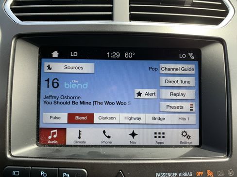 Used 2017 Ford Explorer Platinum image 23