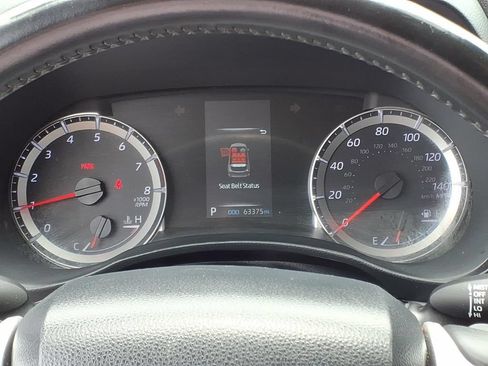 Used 2022 Toyota Highlander LE AWD/4WD image 18