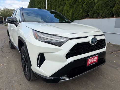 Used 2022 Toyota RAV4 XSE AWD/4WD image 2