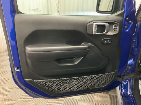 Used 2019 Jeep Wrangler Unlimited Rubicon AWD/4WD image 16