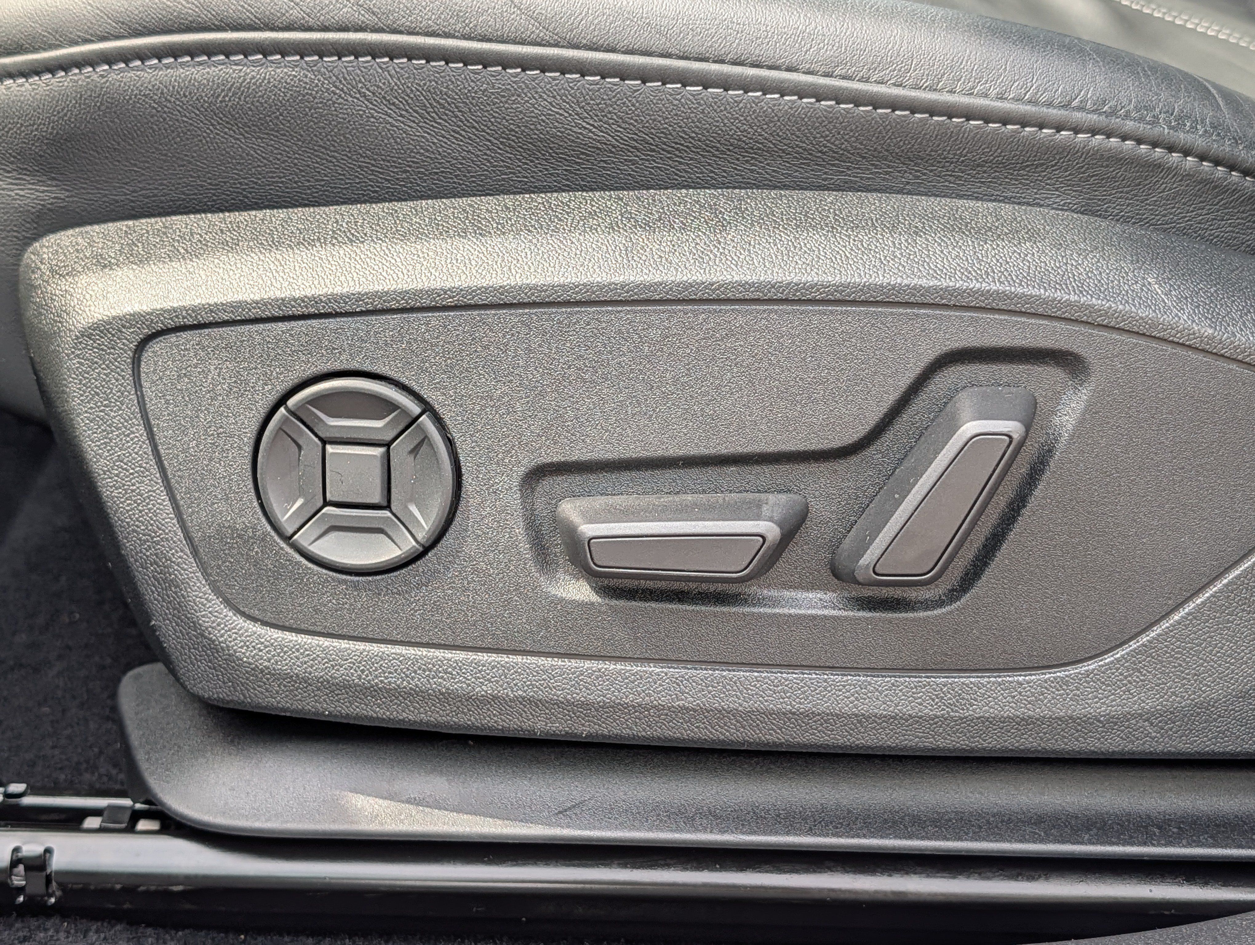Used 2023 Audi Q4 e-tron Premium Plus w/ Premium Plus AWD/4WD image 20