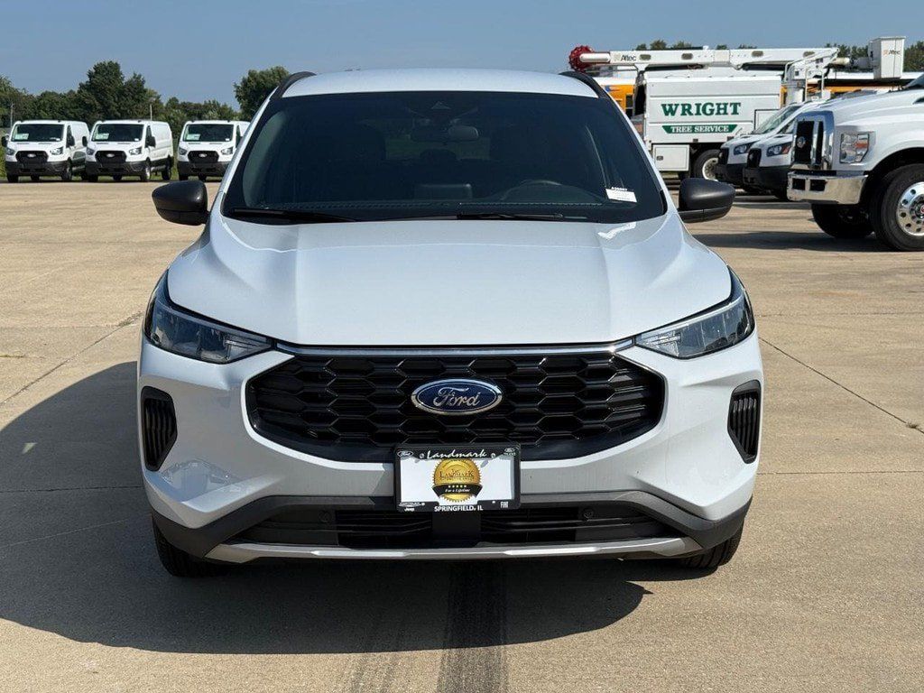 New 2026 Ford Escape ST-Line w/ Cold Weather Package AWD/4WD image 2