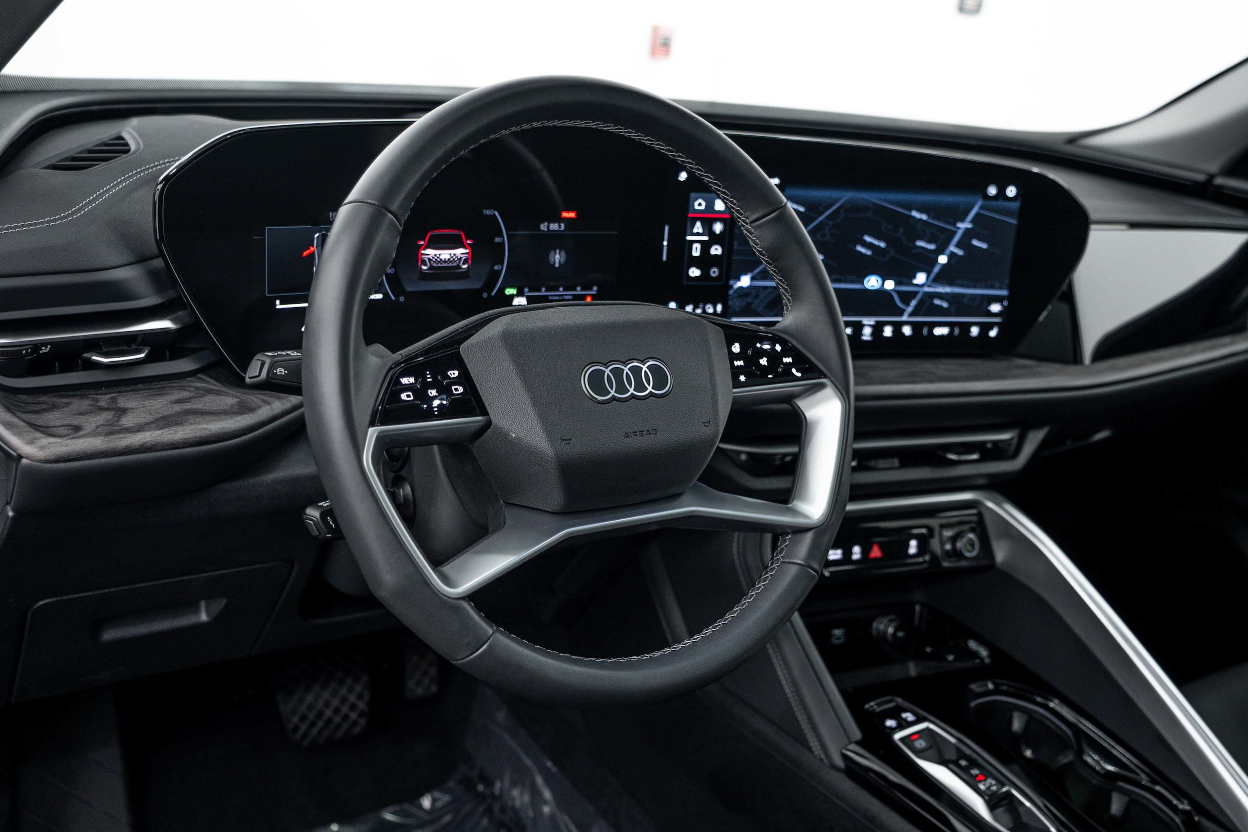 Used 2025 Audi Q5 Premium Plus AWD/4WD image 9