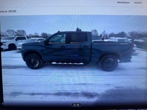 Used 2020 Chevrolet Silverado 1500 Custom w/ Custom Value Package image 4