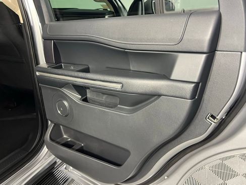 Used 2024 Ford Expedition XLT image 33