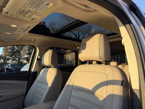 Used 2017 Ford Escape Titanium image 22