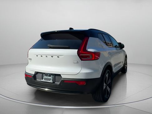 Used 2023 Volvo XC40 Recharge Plus image 26