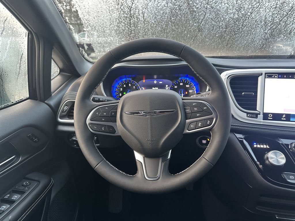 New 2026 Chrysler Pacifica Select FWD image 21