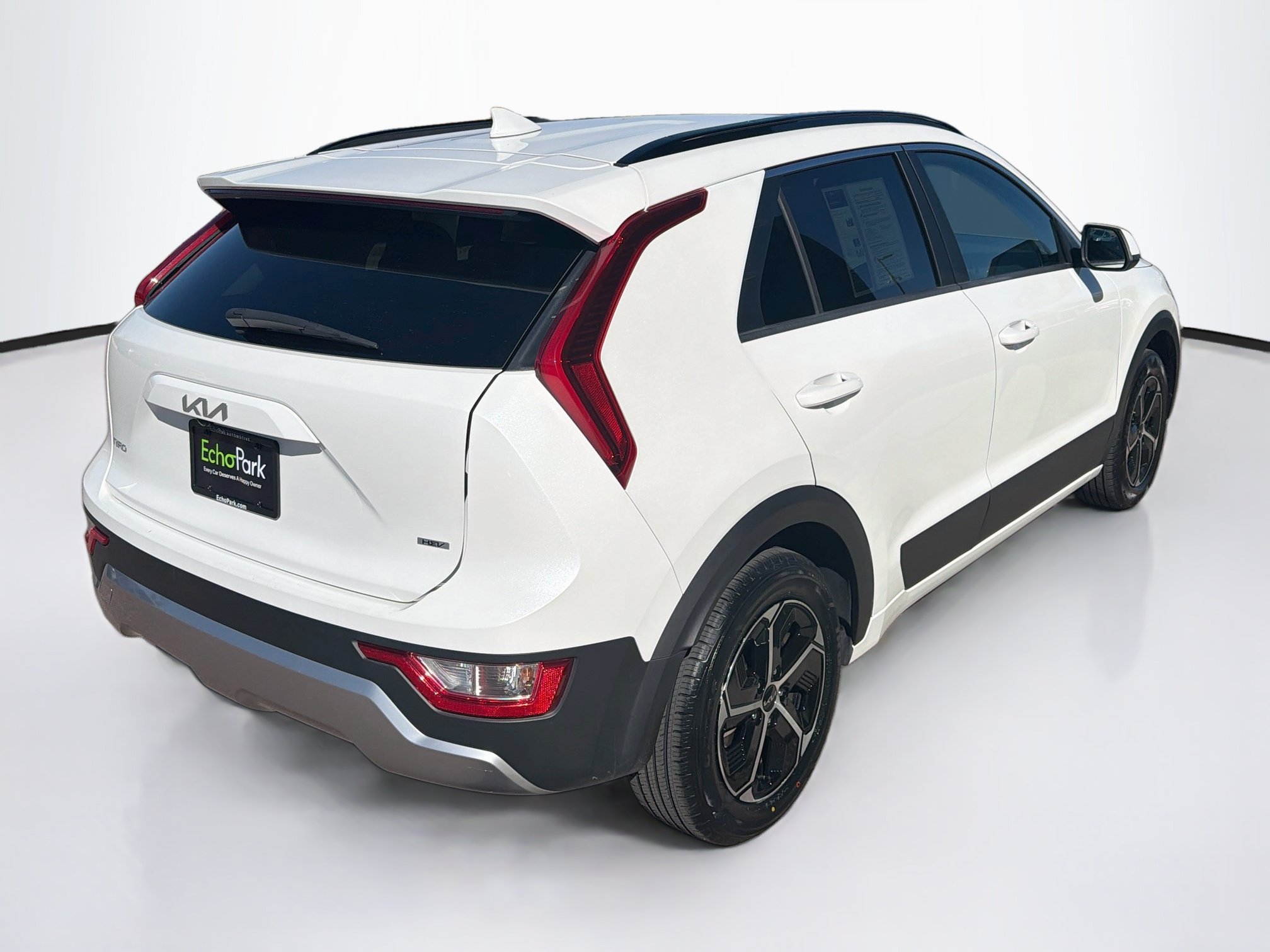 Used 2025 Kia Niro LX FWD image 9