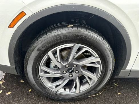 Used 2025 Lincoln Corsair AWD w/ Equipment Group 101A image 31