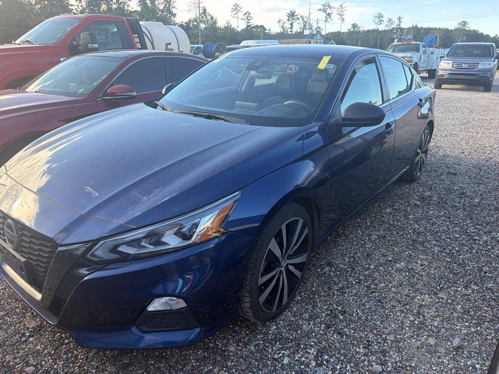 Used 2022 Nissan Altima 2.5 SR FWD image 1