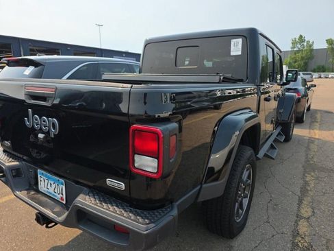 Used 2020 Jeep Gladiator Overland AWD/4WD image 3