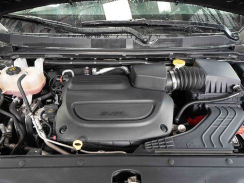 Used 2022 Chrysler Pacifica Touring-L image 31