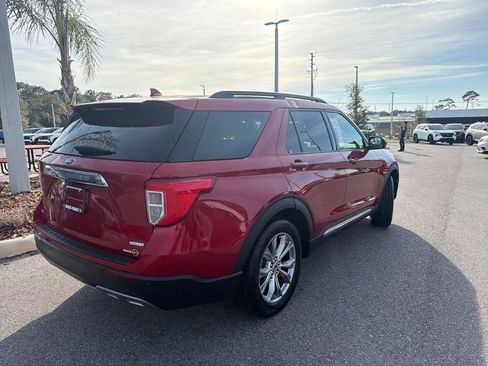 Used 2020 Ford Explorer XLT w/ Equipment Group 202A image 7