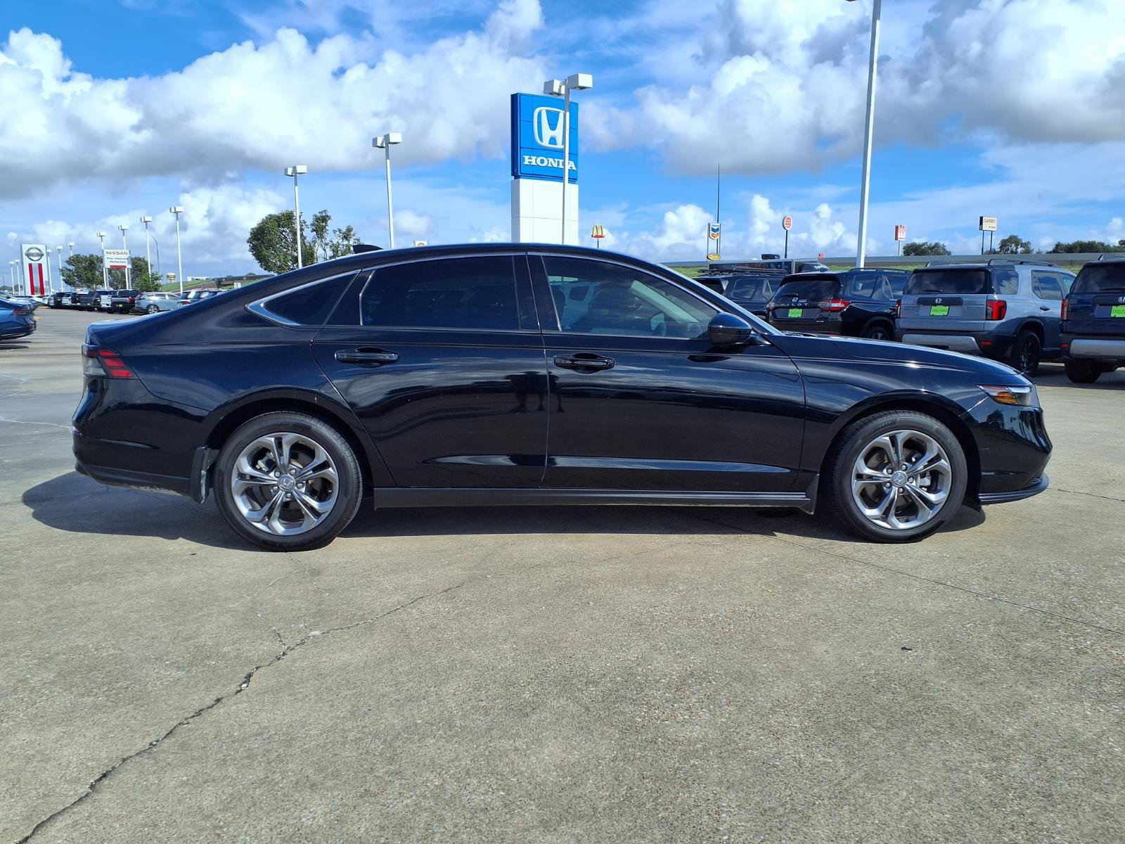 Certified 2023 Honda Accord EX image 8