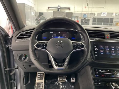 Used 2024 Volkswagen Tiguan SE R-Line AWD/4WD image 15
