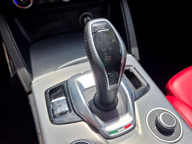 Used 2023 Alfa Romeo Stelvio Veloce AWD/4WD image 29