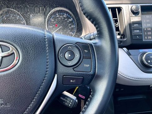 Used 2017 Toyota RAV4 XLE FWD image 21