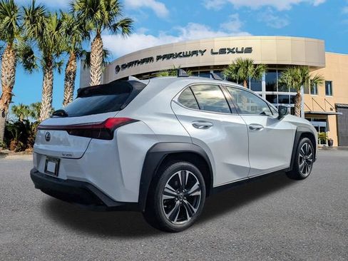 Used 2019 Lexus UX 200 w/ Accessory Package FWD image 5