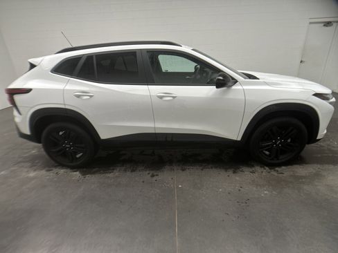 Used 2025 Chevrolet Trax ACTIV w/ Driver Confidence Package image 10