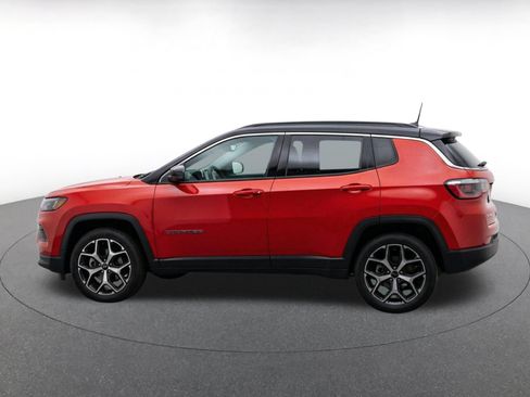 Used 2025 Jeep Compass Limited AWD/4WD image 4