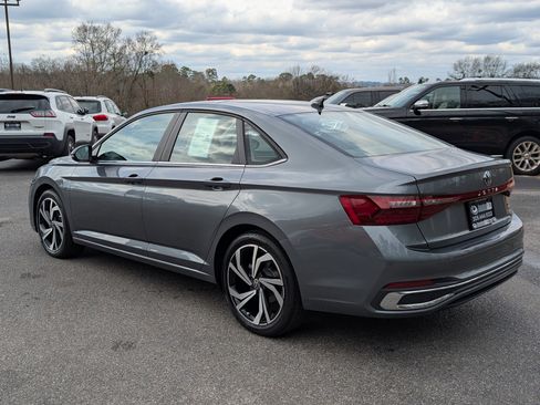 Used 2025 Volkswagen Jetta SEL image 7