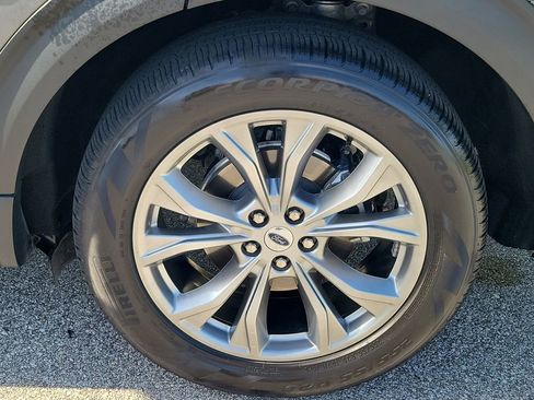 Used 2023 Ford Explorer XLT w/ Equipment Group 202A image 13