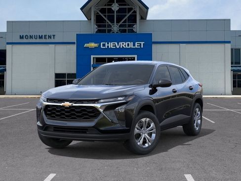 New 2026 Chevrolet Trax LS w/ Driver Confidence Package FWD image 6