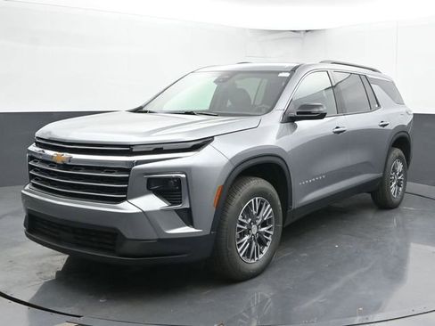 New 2026 Chevrolet Traverse LT w/ LPO, Floor Liner Package image 5