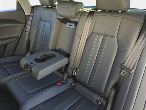 New 2025 Audi Q5 Premium image 14